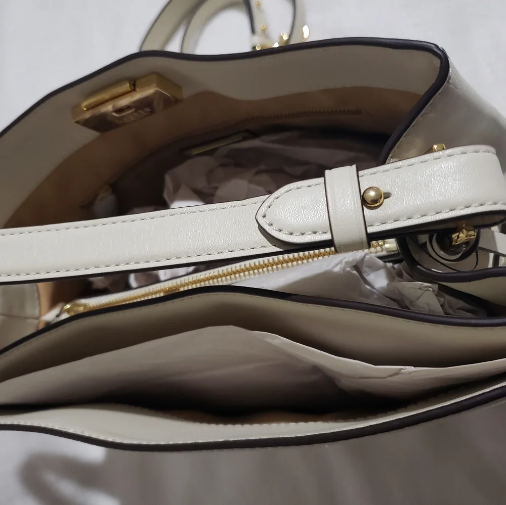 Lauren Ralph Lauren Peyton‎ Satchel Cream Handbag. NWT.